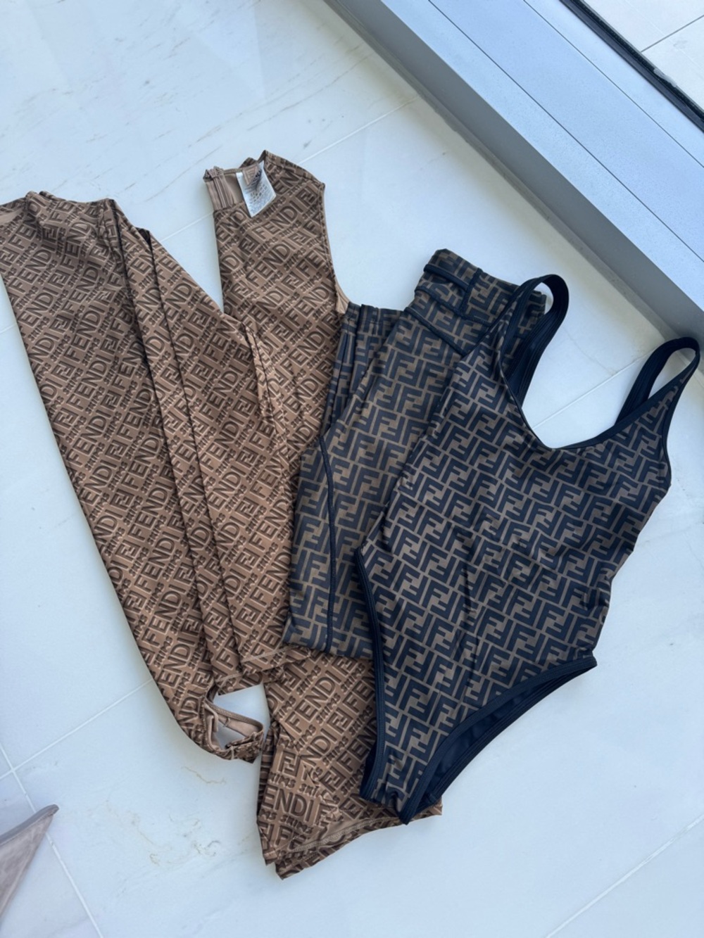 Fendi Brown Monogram Set : 2 bodysuits, leggings and swimsuit